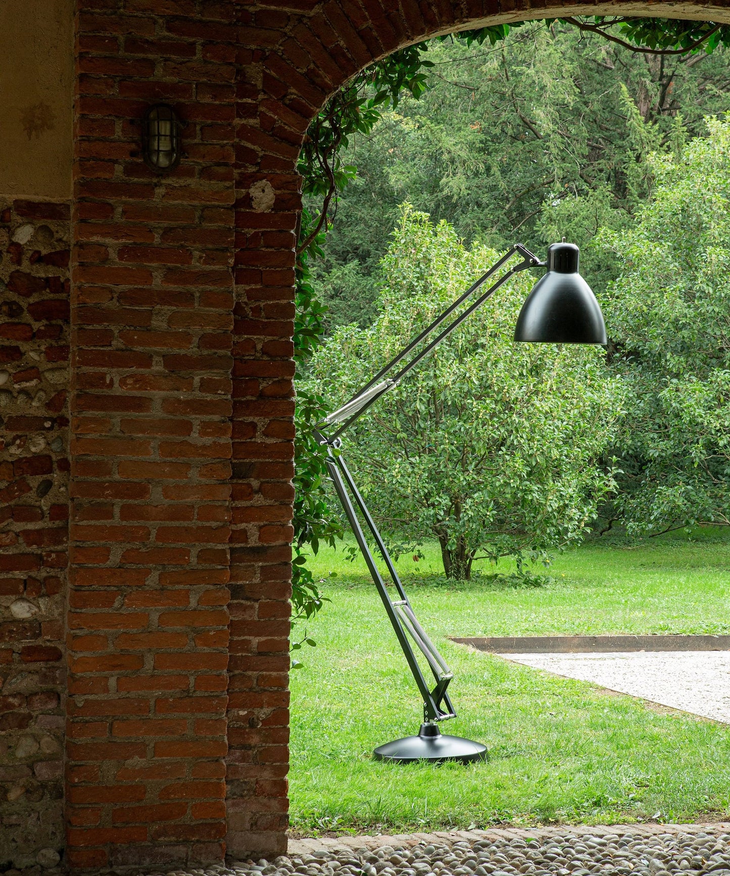 JJ Big udendørs gulvlampe fra Leucos