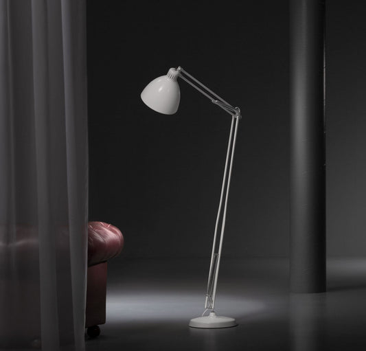 JJ Mid gulvlampe fra Leucos