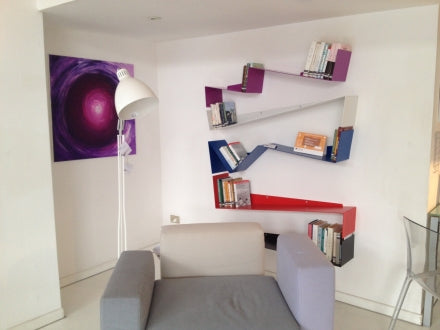 Miljøbillede ar Archi F2 i blank hvid gulvlampe fra Light-point