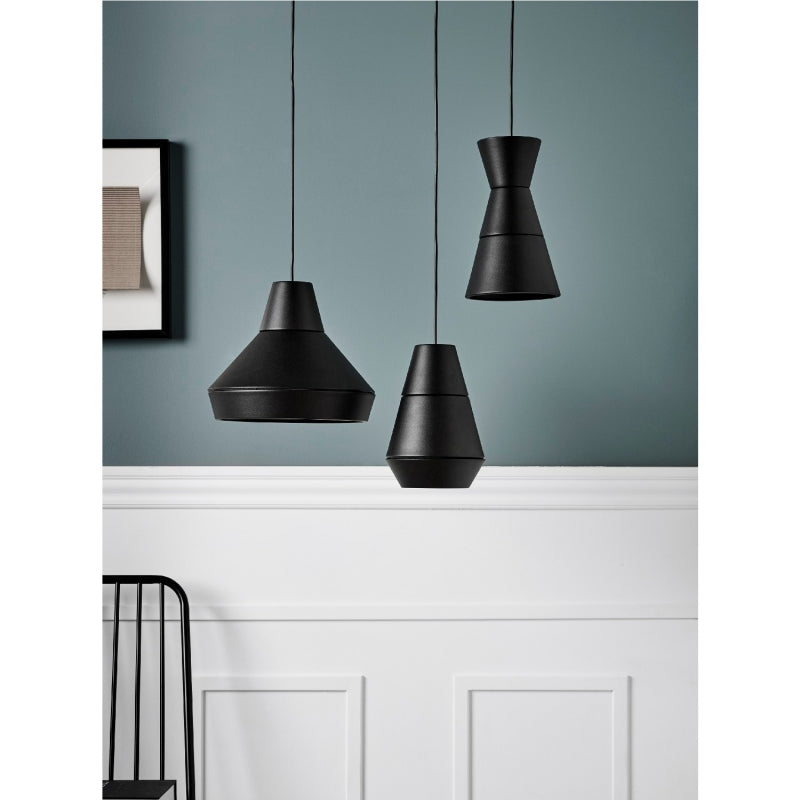 miljøbillede af Ili-ili Gone fishing, cat´s hat og La lava pendeler i sort og grå fra Gropa Products