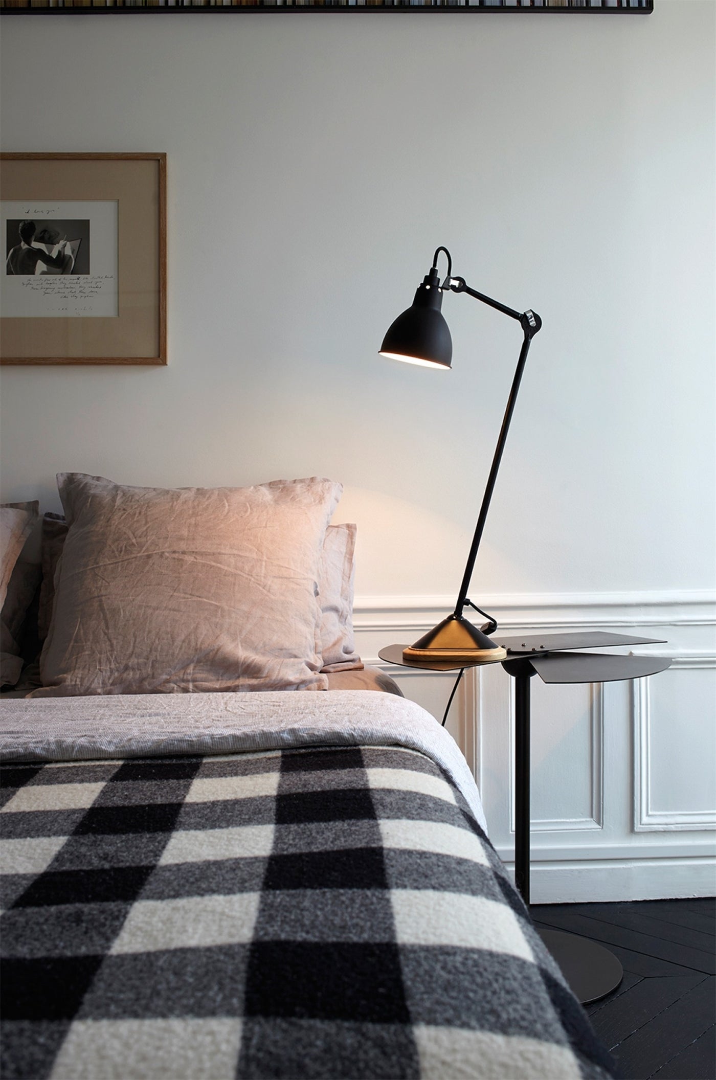 Lampe Gras 206 bordlampe sort/lyst træ