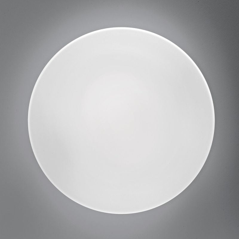 Drum Bayonet vist nedefra med sit hvidsatinerede glas væg loftlampe