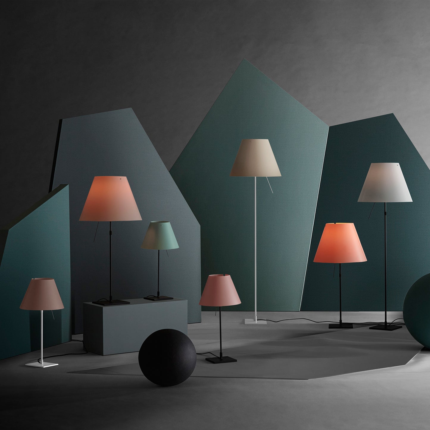 Costanza gulvlampe D13 t.i.f. Luceplan (fast højde + tænd sluk)