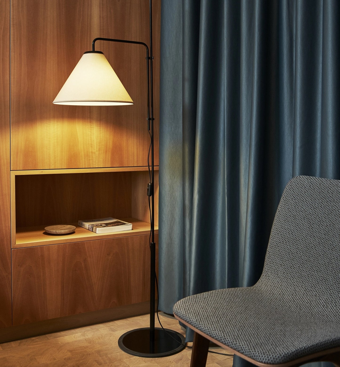 Funiculi Fabric Gulvlampe Marset