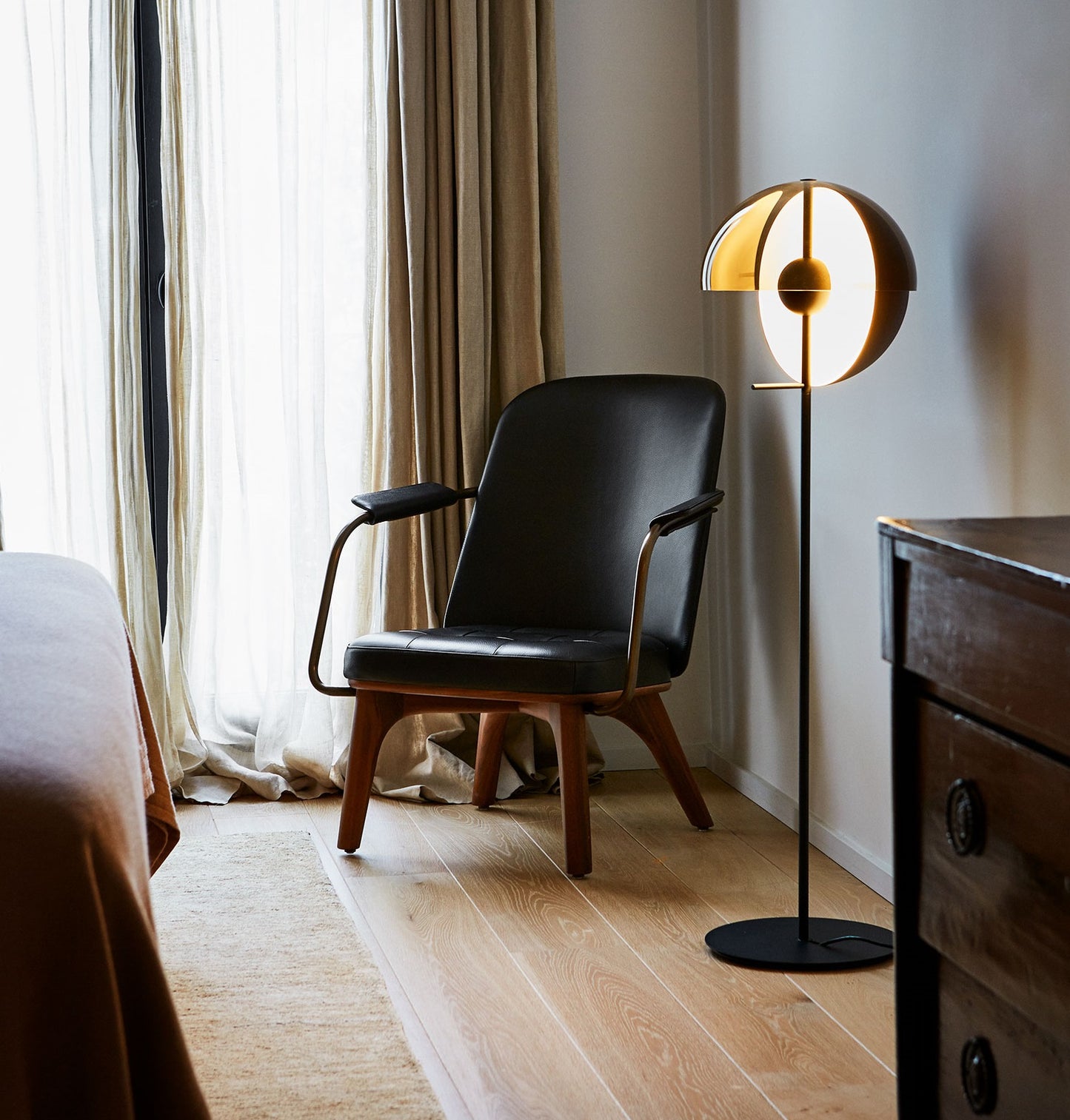 Theia P Gulvlampe Marset