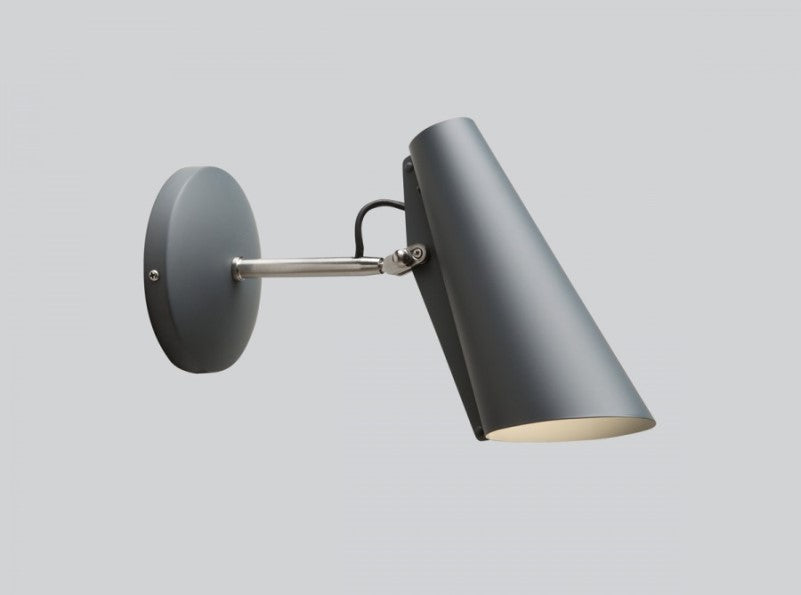 Birdy Wall Short væglampe i grå med metal farvet stel fra Northern Lighting