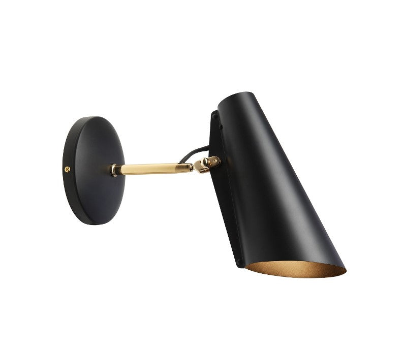 Birdy Wall Short væglampe i mat sort med messing stel fra Northern Lighting