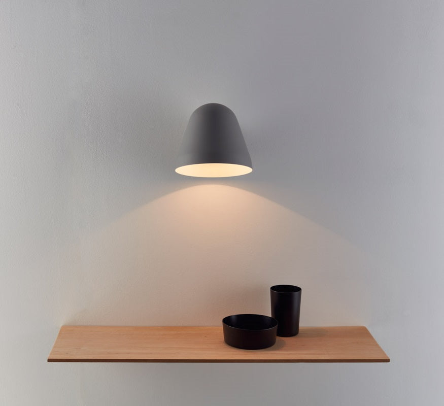 Tilt Short væglampe fra Nyta