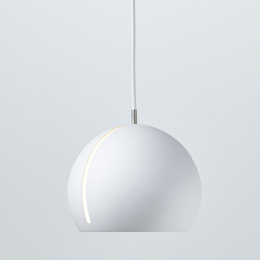 Tilt Globe hvid pendel fra Nyta 2