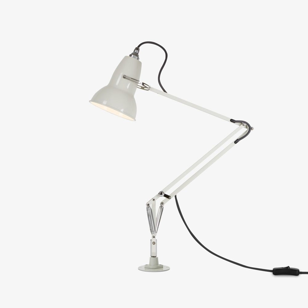 Original 1227 i hvid med bordpatron fra Anglepoise