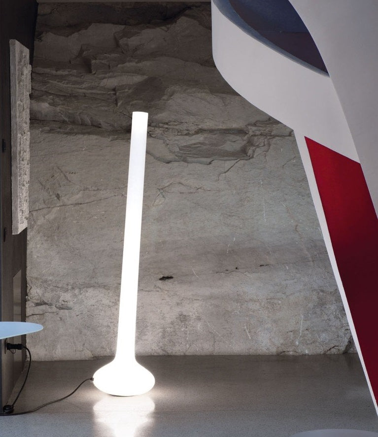 Pin gulvlampe fra Martinelli Luce