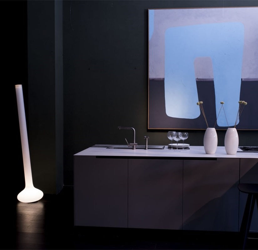 Pin gulvlampe fra Martinelli Luce