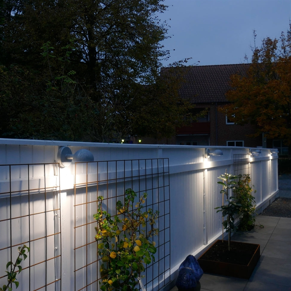 Miljøbillede af Poppel galvaniseret væglampe davidsuperlight