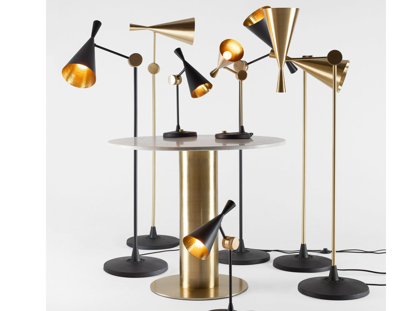 familie billede af Beat floor black gulvlampe tom dixon