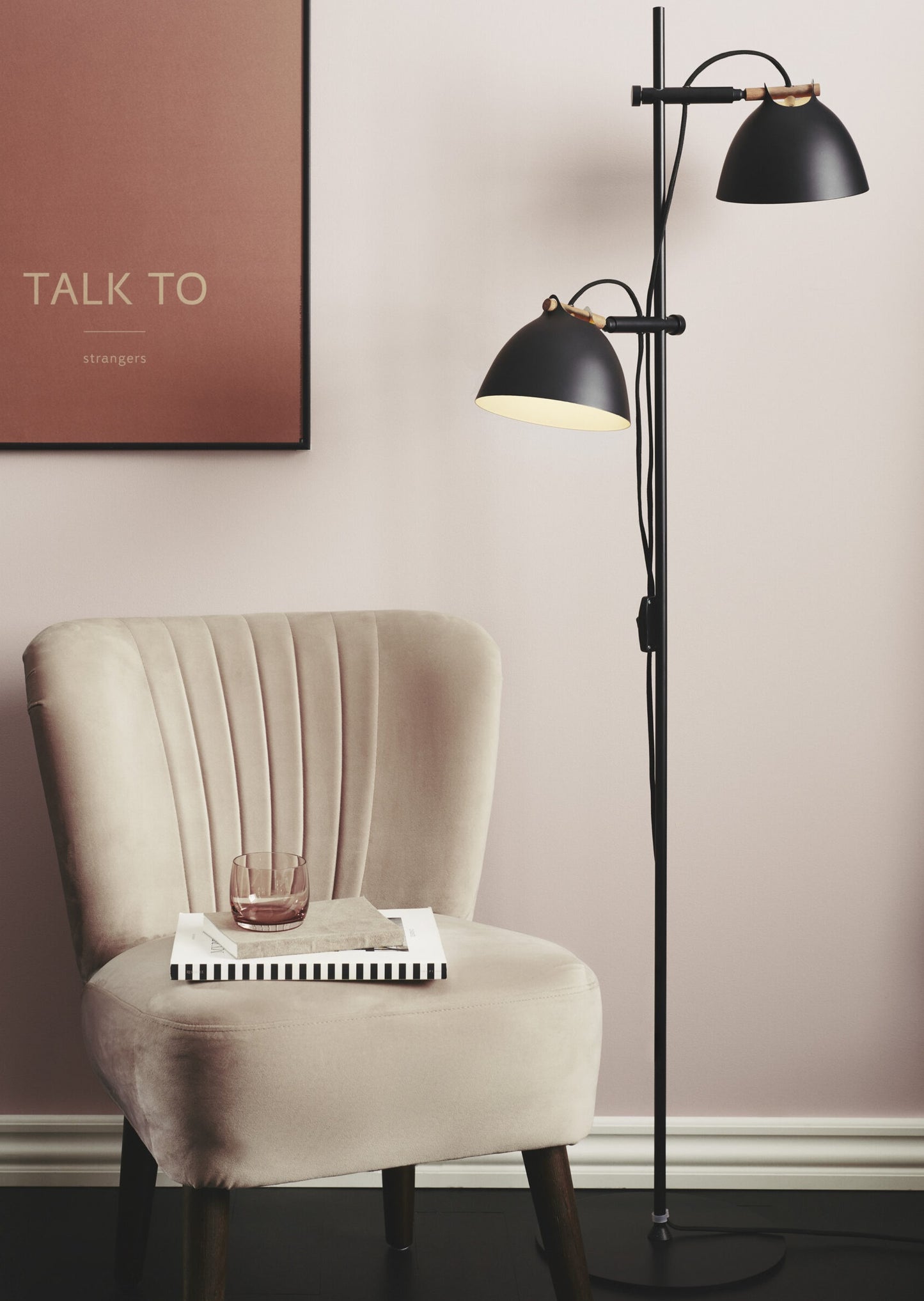 Århus 2 gulvlampe fra Halo Design