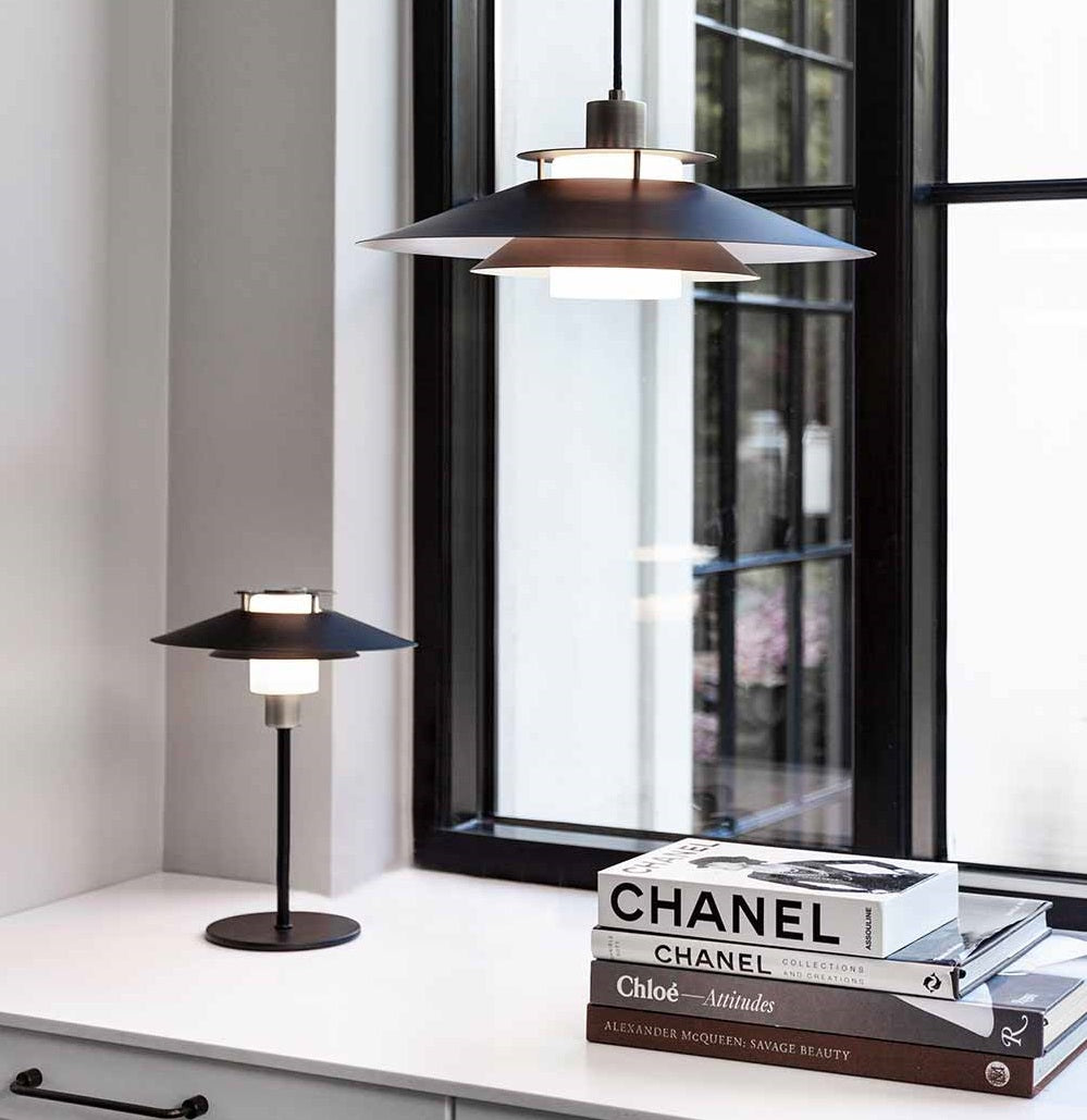 Rivoli bordlampe fra Halo Design