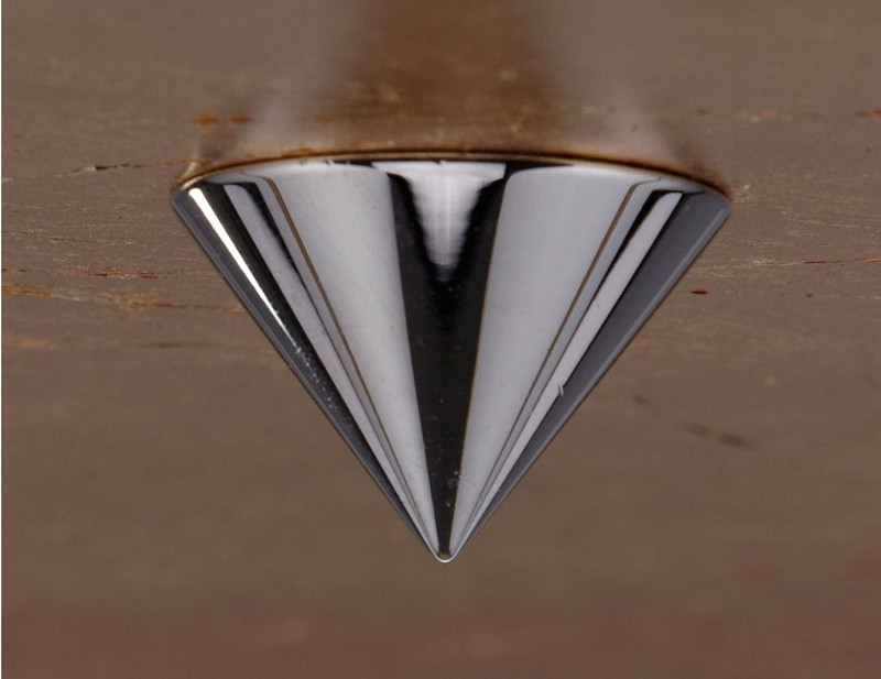 billede af skrue til pladen i blad guld fra Catellani & Smith