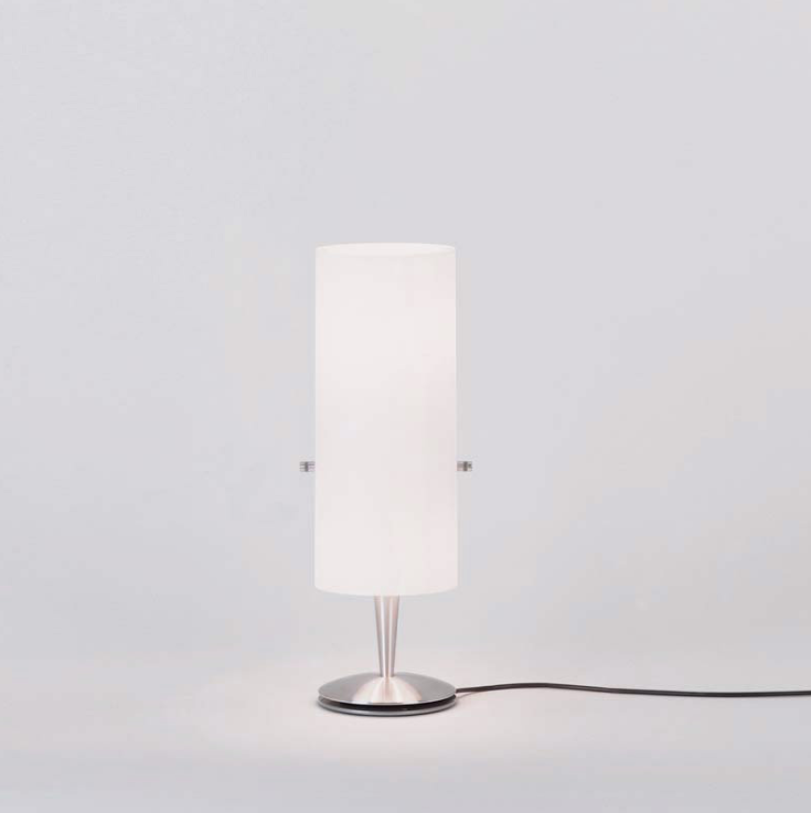 Club M bordlampe børstet alu stel og hvid skærm