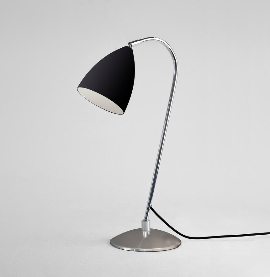 Joel bordlampe fra Astro Lighting