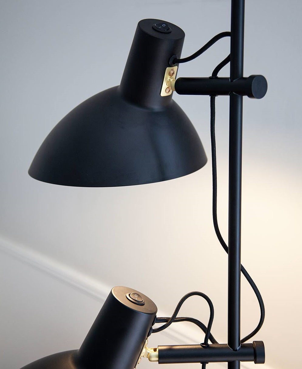Metropole gulvlampe m. 2 arme fra Halo Design