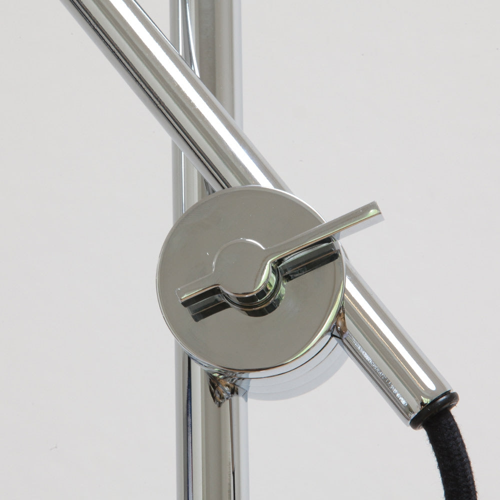 Closeúp billede af detaljer fra knækled på armen fra Task Floor FF393 fra Original BTC