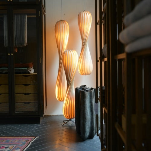 TR7 birk natural gulvlampe