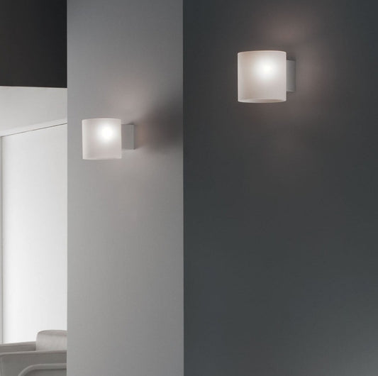 Tube væglampe fra Martinelli Luce