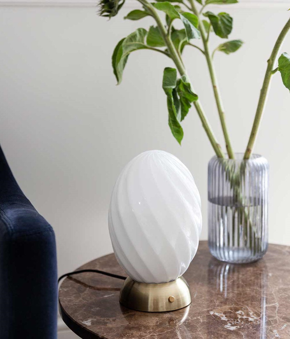 Twist Oval bordlampe fra Halo Design
