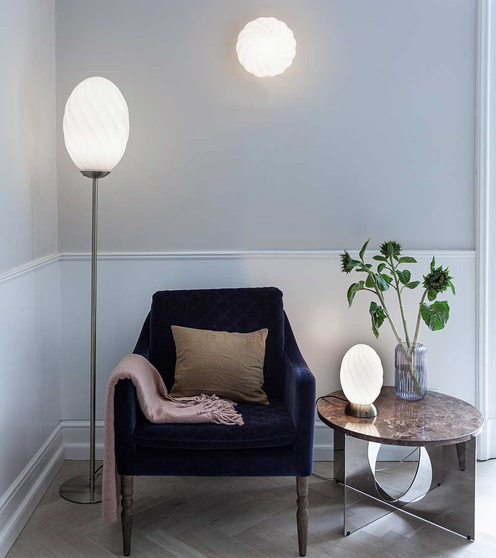 Twist Oval bordlampe fra Halo Design