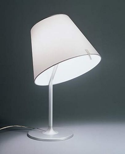 Melampo bordlampe Artemide