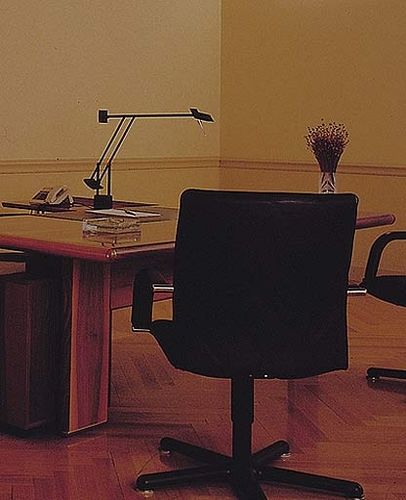 Tizio bordlampe Artemide