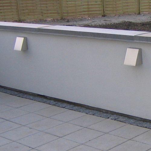 felix væglampe i galvaniseret på muret