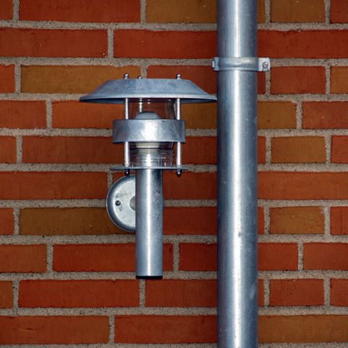 miljøbilled af Thomas væglampe i galvaniseret fra david superlight