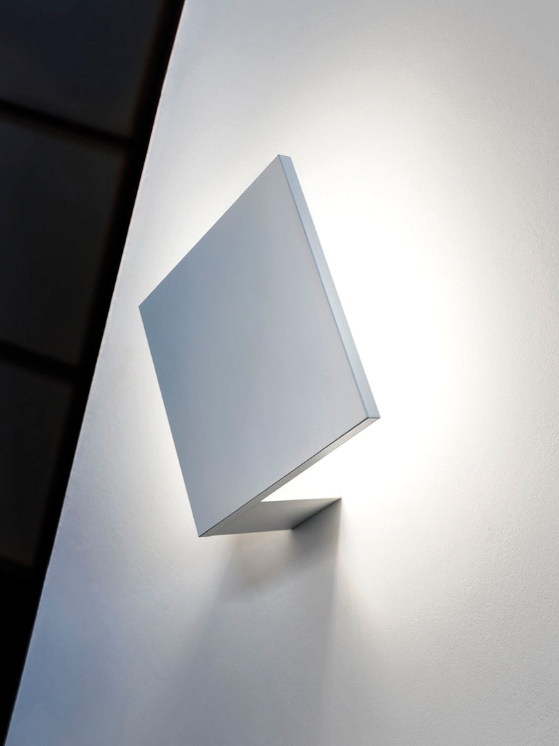 Puzzle vist fra siden væglampe studio italia design