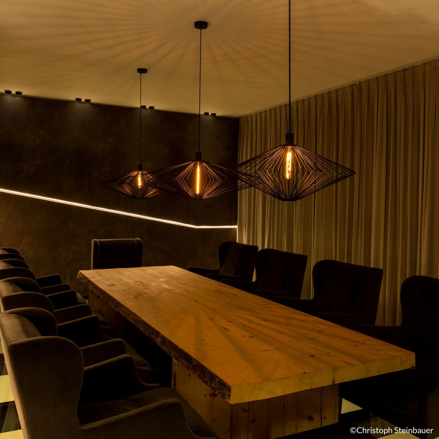 Miljøbillede 3.0 sort Wiro diamond pendel Wevwe & Ducrè