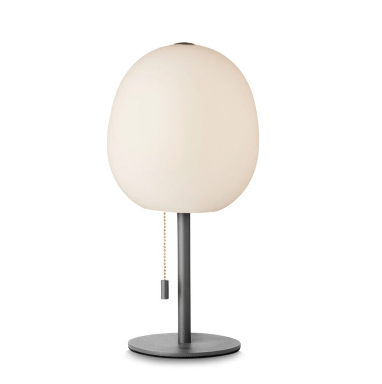 Wrong bordlampe fra Halo Design