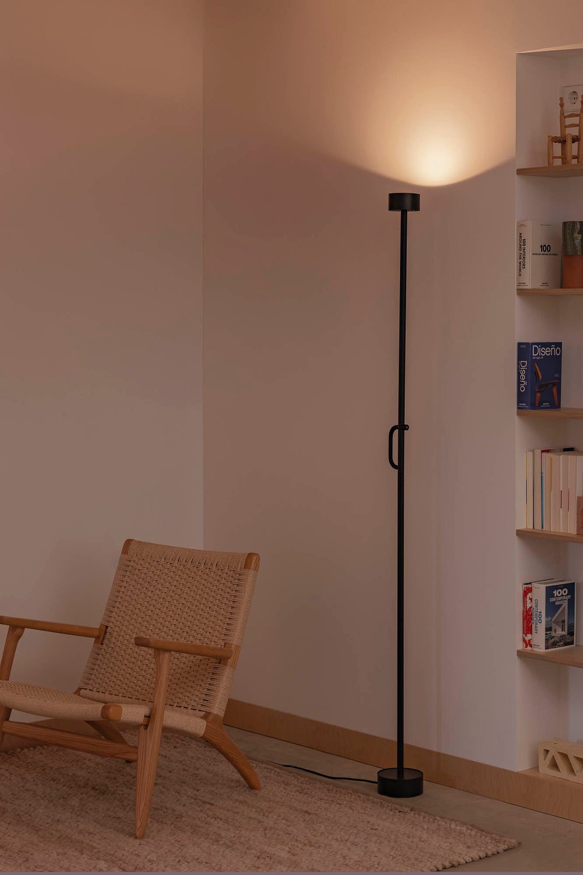 Staff sort gulvlampe Faro