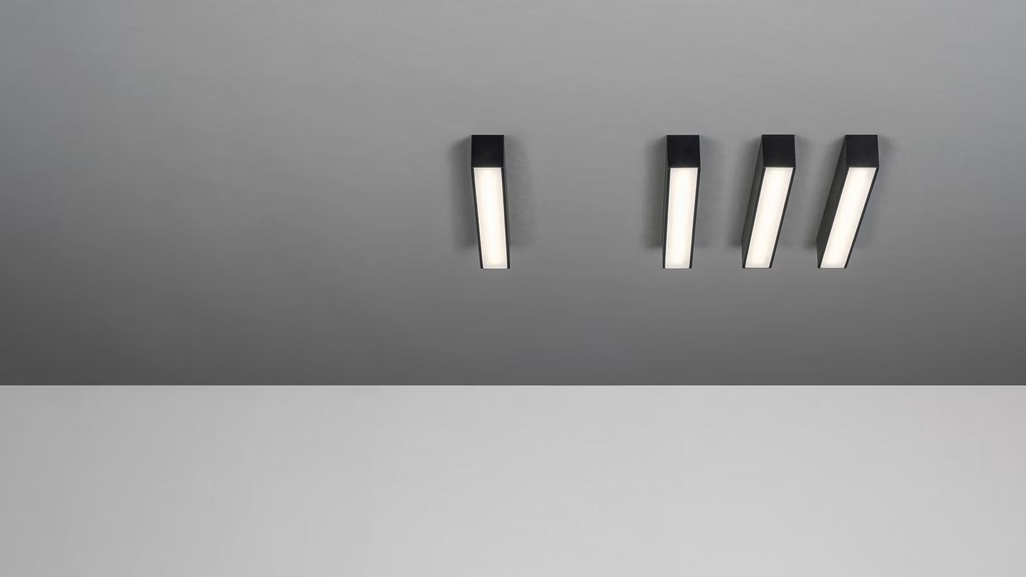 Thiny Slim ON loft væglampe fra Chors