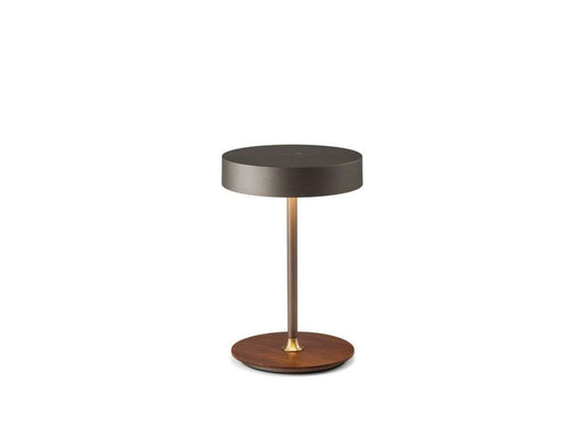 On the move portable bordlampe fra Halo Design