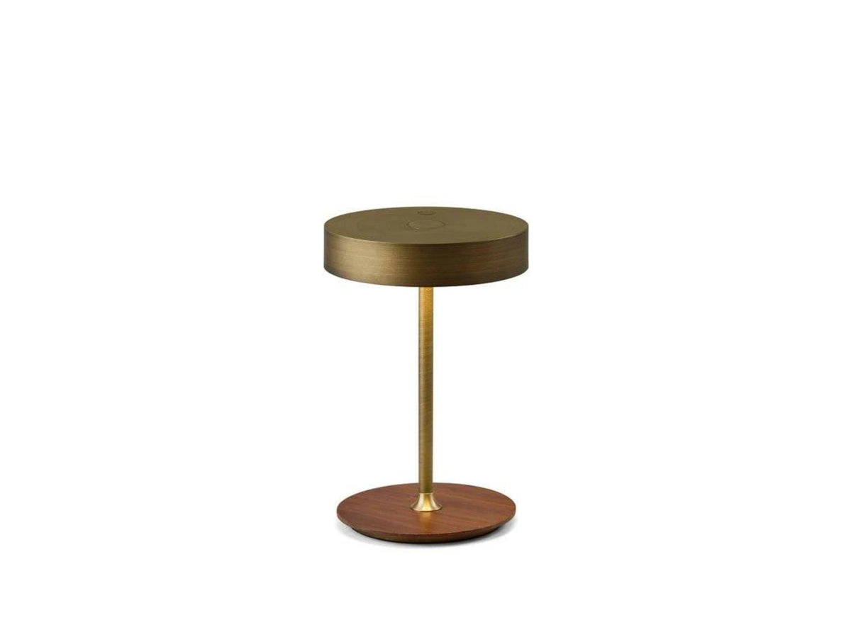 On the move portable bordlampe fra Halo Design