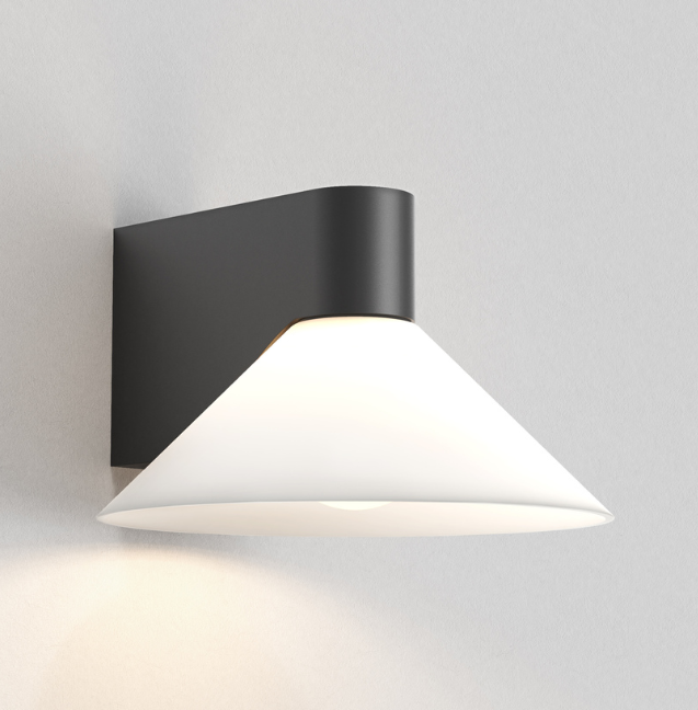 Conic væglampe fra Astro Lighting