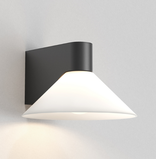 Conic væglampe fra Astro Lighting