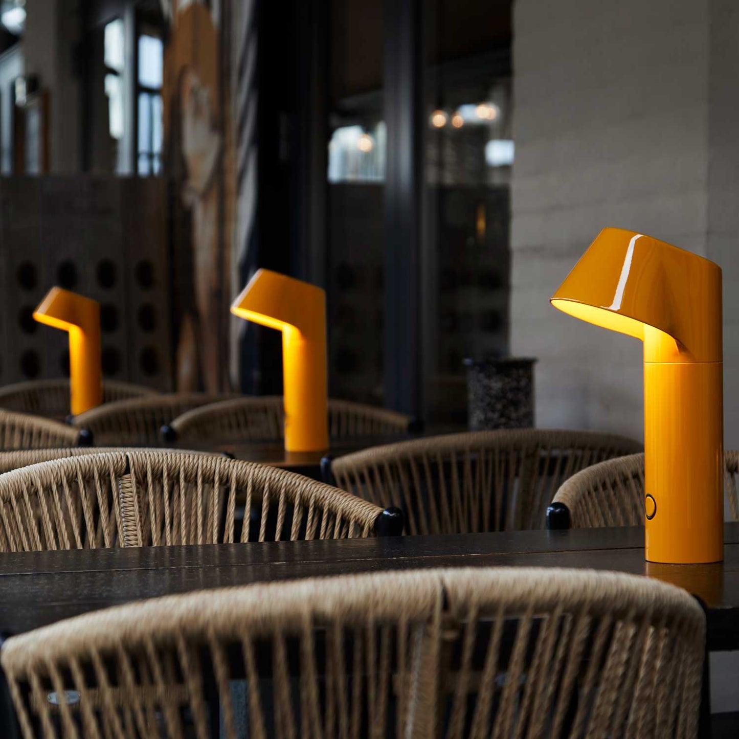Willow batteri bordlampe fra Loom Design