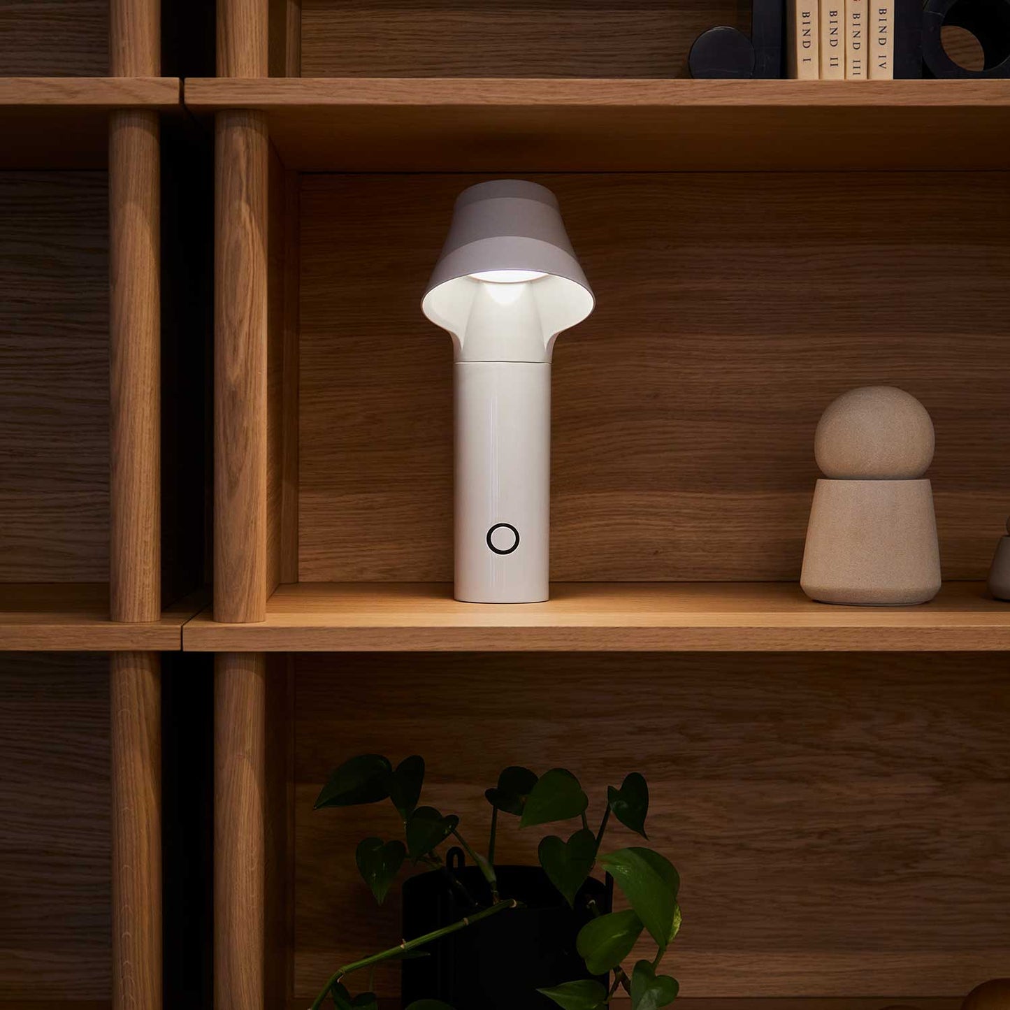 Willow batteri bordlampe fra Loom Design