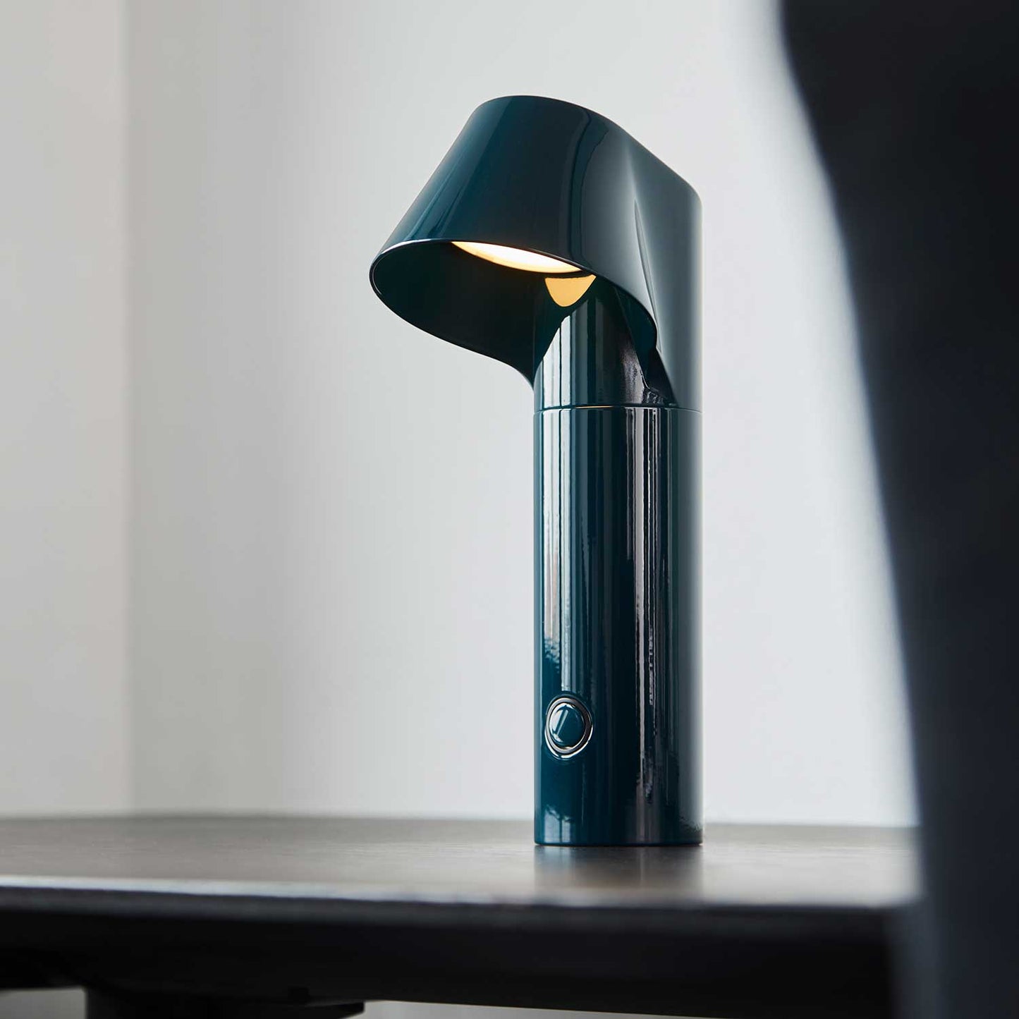 Willow batteri bordlampe fra Loom Design