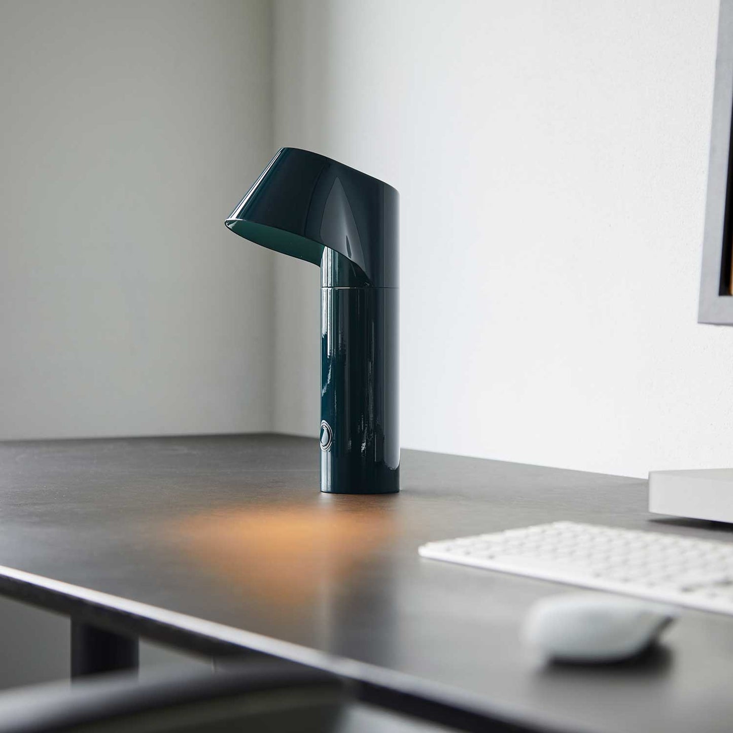 Willow batteri bordlampe fra Loom Design