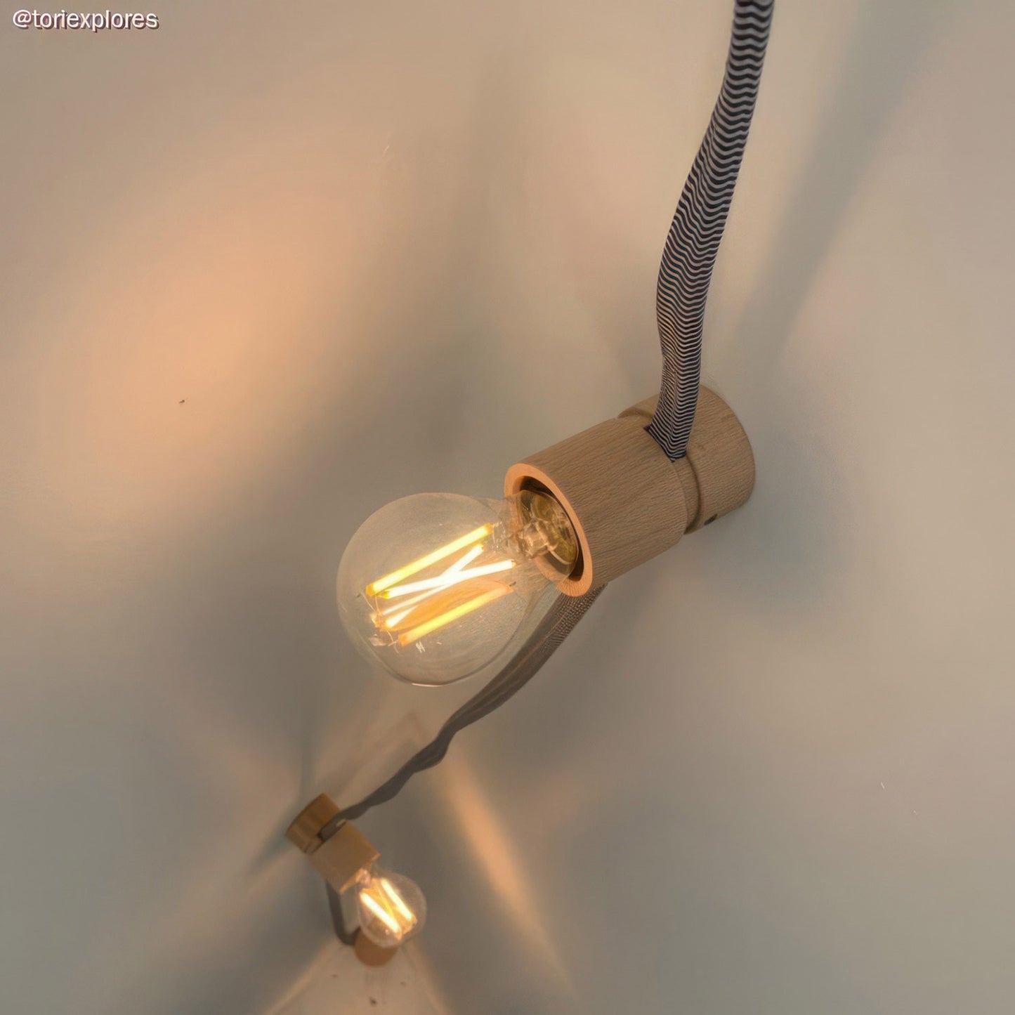 Lyskæde kabel zigzag hvid/sort 2x1,5mm2 Lamper 4U