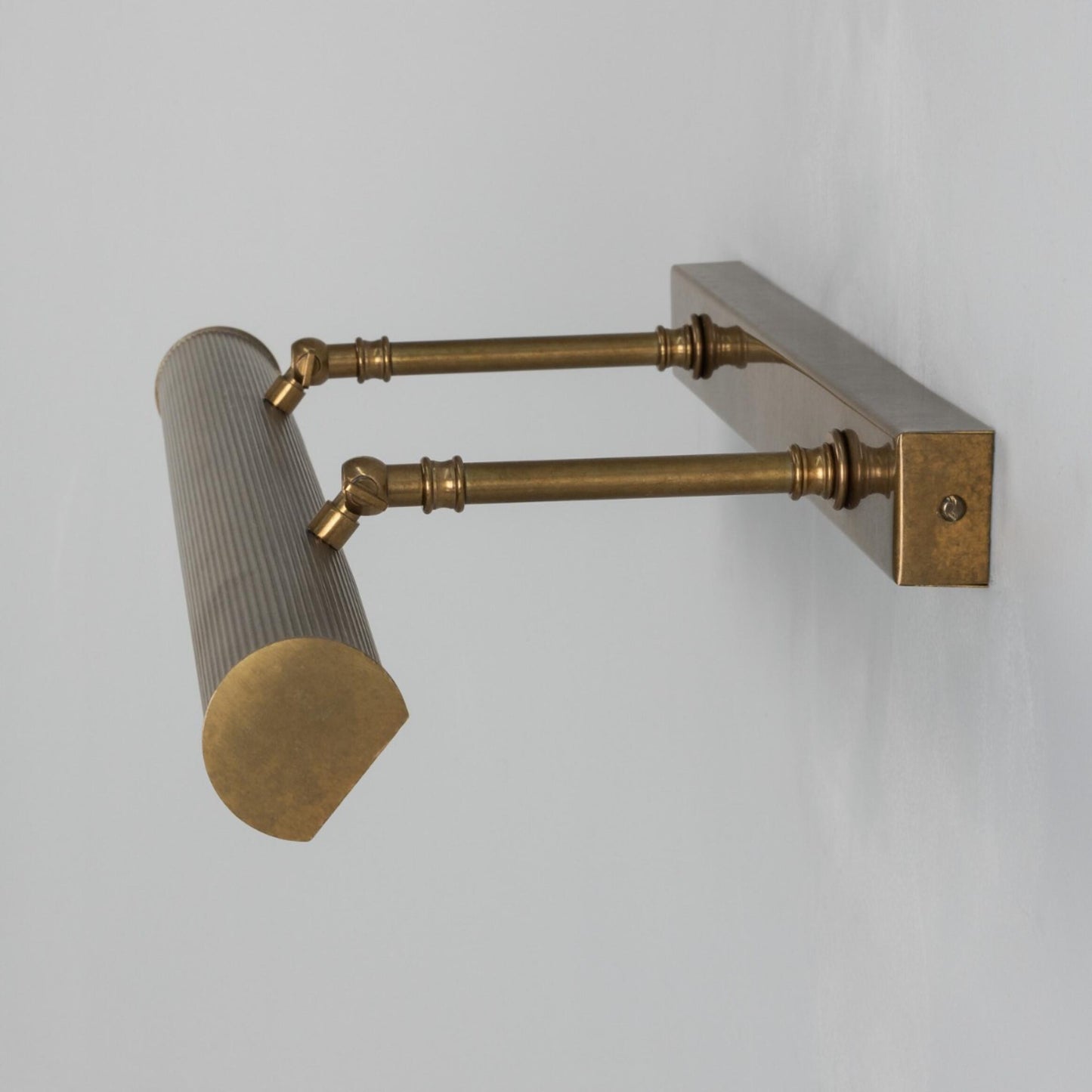 Cambrige adjusteble Reeded 60,5 cm G9 malerilampe