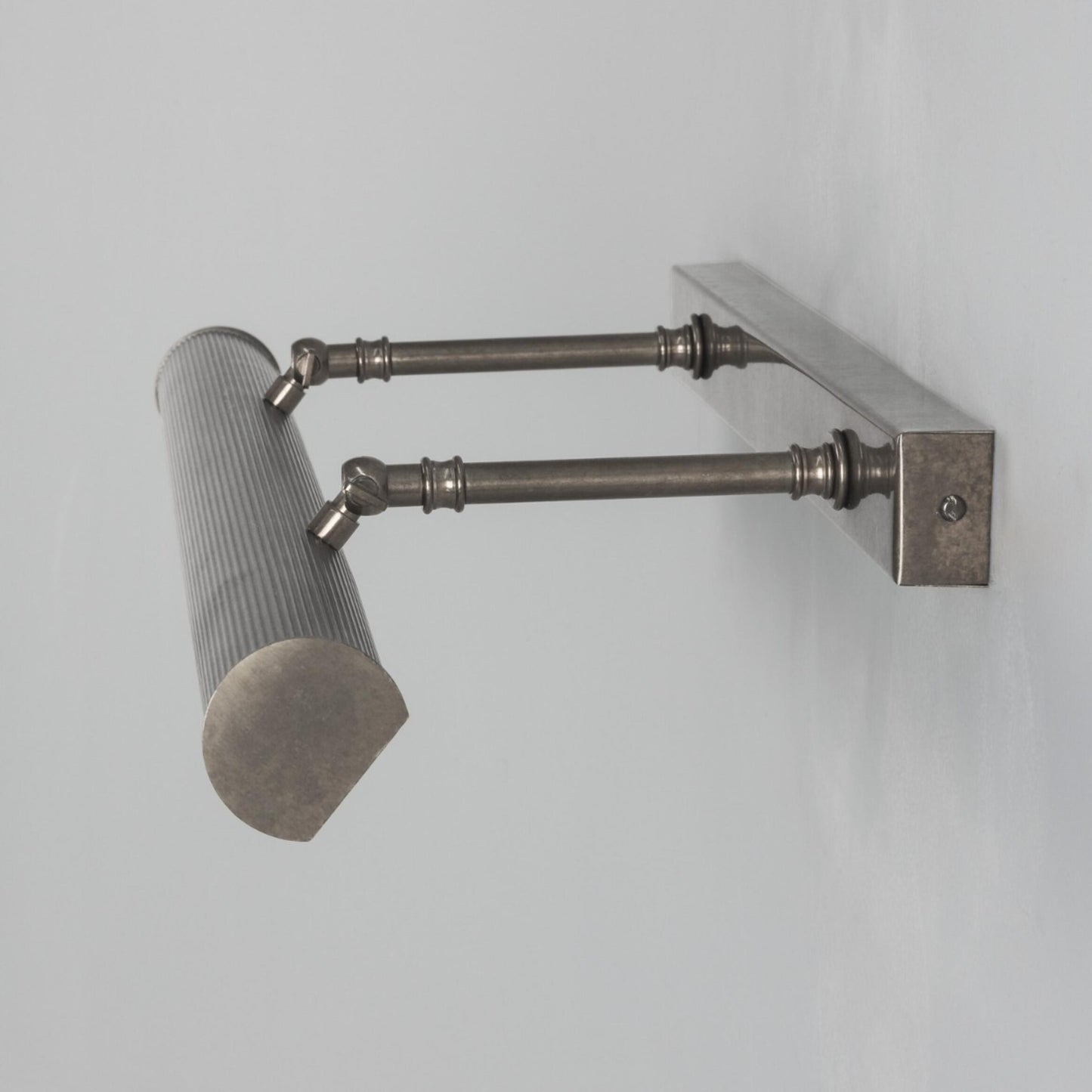 Cambrige adjusteble Reeded 60,5 cm G9 malerilampe