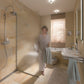 miljøbillede i badeværelse af Puk Maxx i krom fra top-light